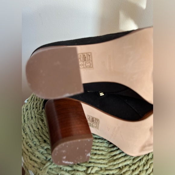 FREE PEOPLE Black Suede Heeled Boots size 37/ 6.5 - Picture 4 of 6